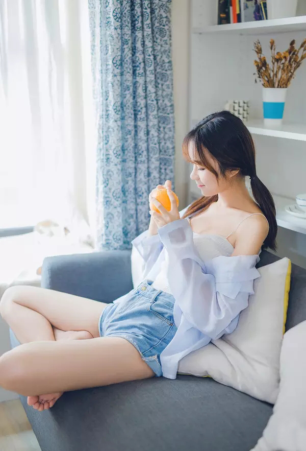 高清山东省青岛美女江铠同冷艳洋装小女人霸气时尚写真图片