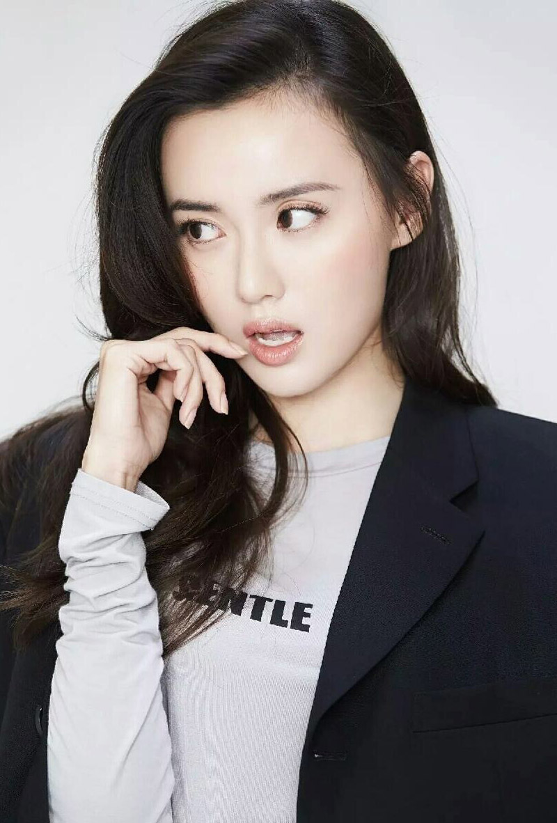 高清山东省青岛美女江铠同冷艳洋装小女人霸气时尚写真图片