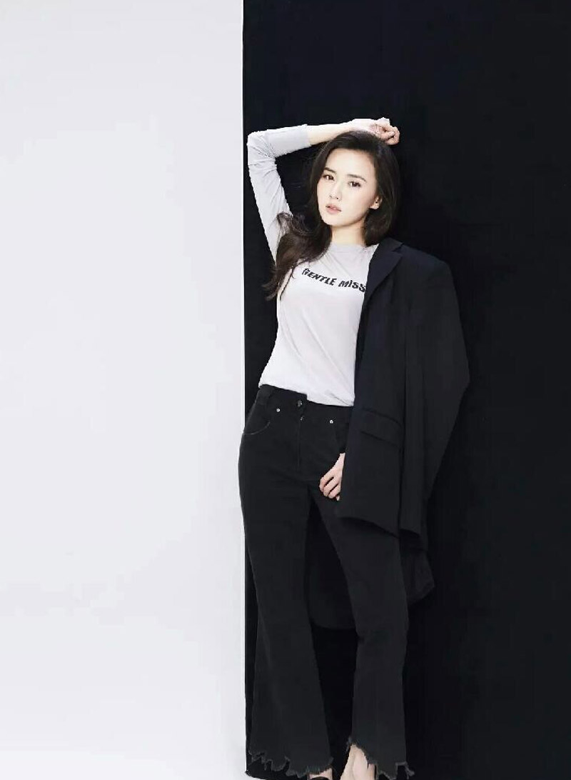 高清山东省青岛美女江铠同冷艳洋装小女人霸气时尚写真图片