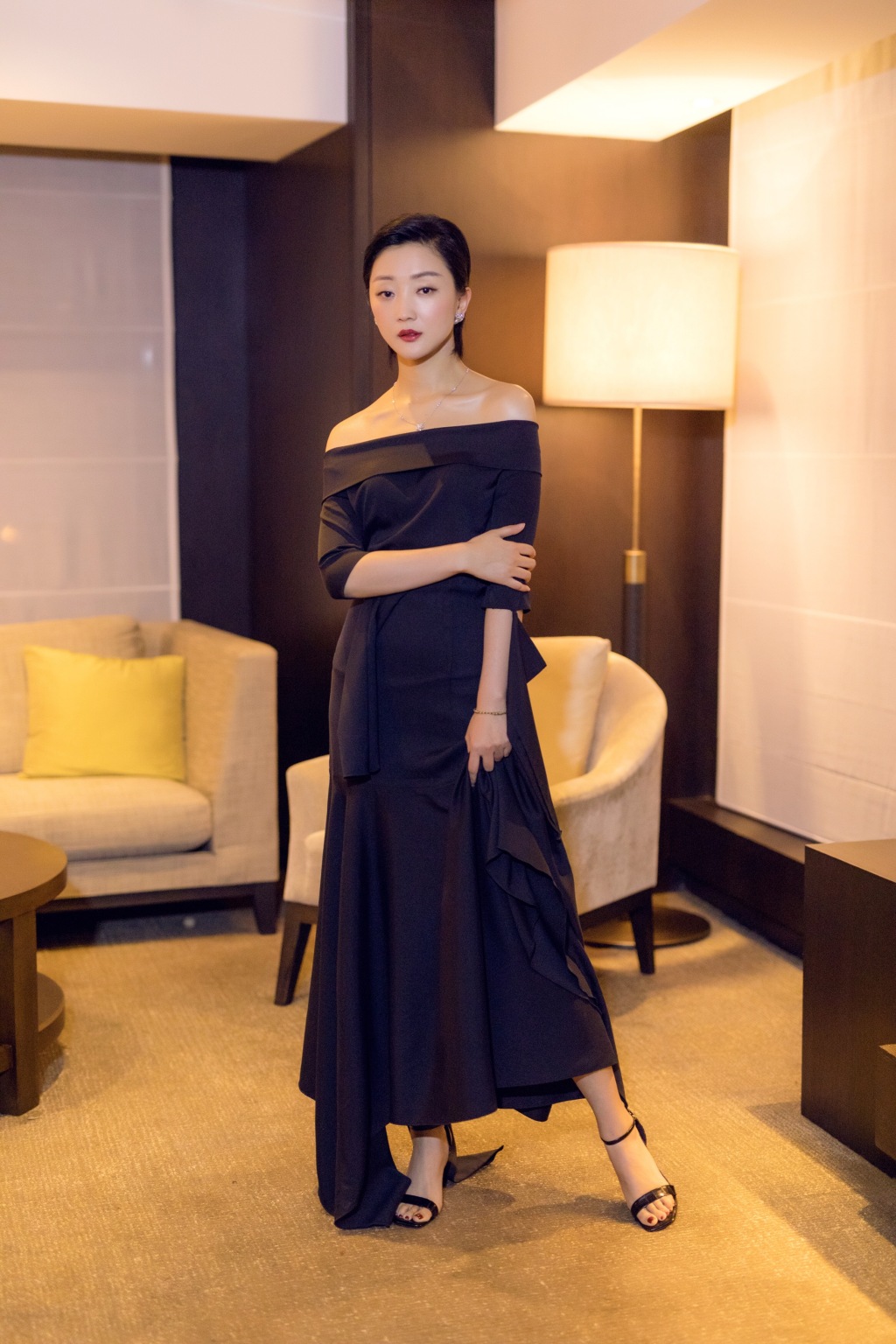 美女张瑶图片