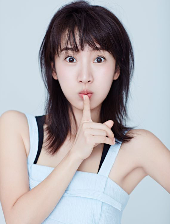 李念图片 李念夏日清新时尚写真图片