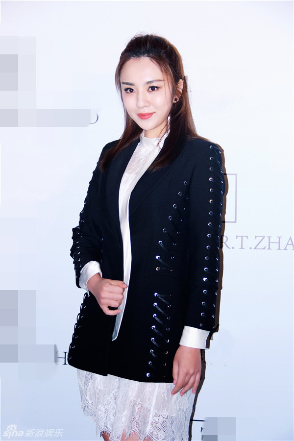 美女高叶图片