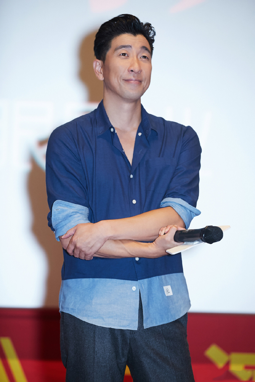 中国内地著名男演员王千源硬汉时尚气质大片高清图片图片