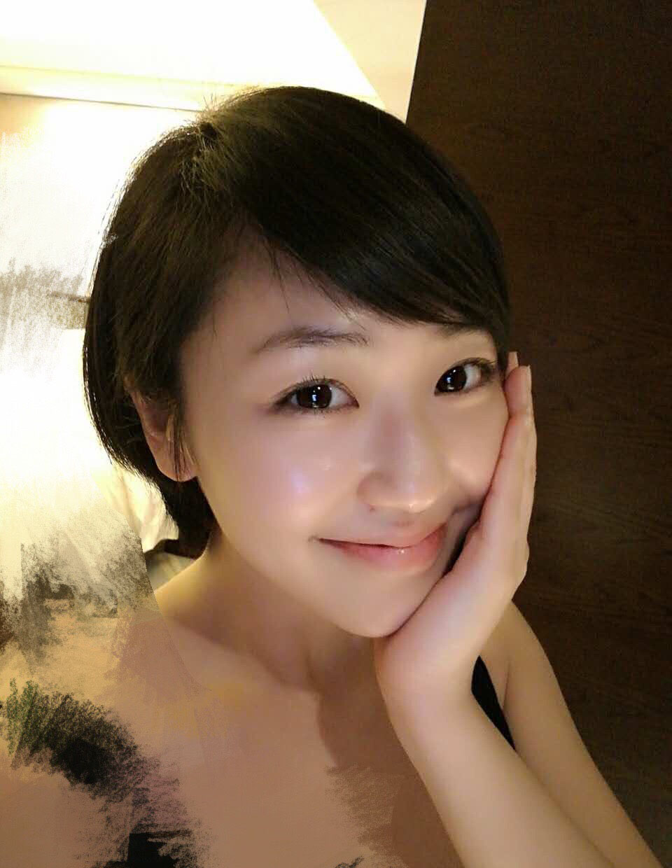王思思红唇妩媚写真图片  王思思图片图片