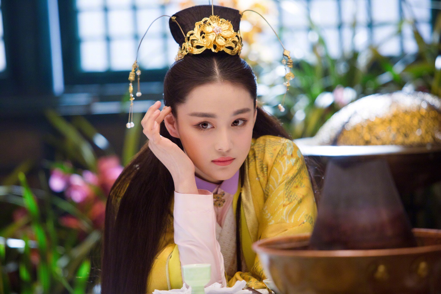 高清中国内地女演张馨予优雅气质性感写真图片桌面壁纸图片