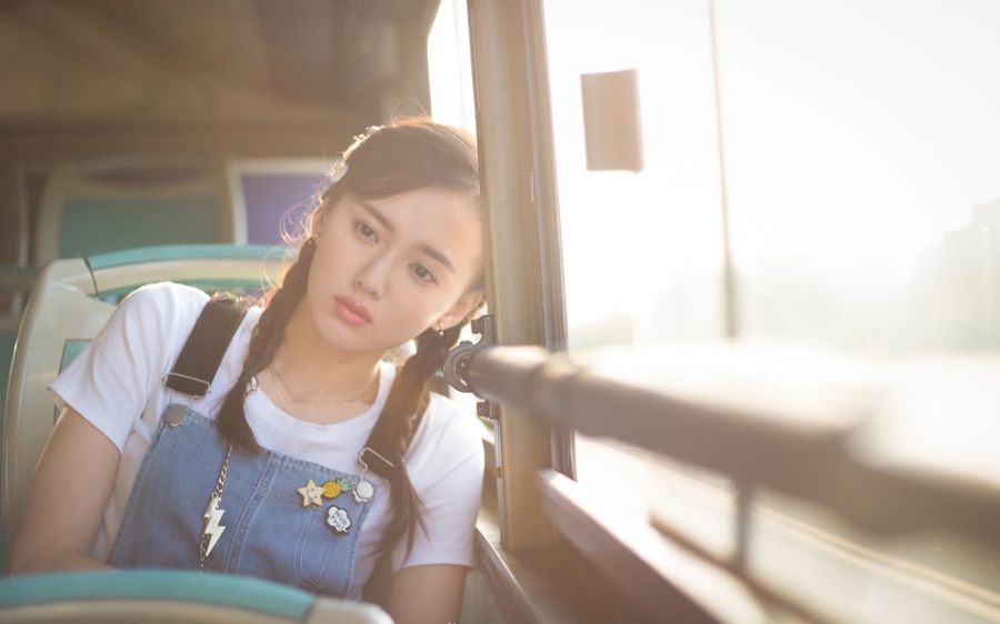 高清山东省青岛美女江铠同冷艳洋装小女人霸气时尚写真图片