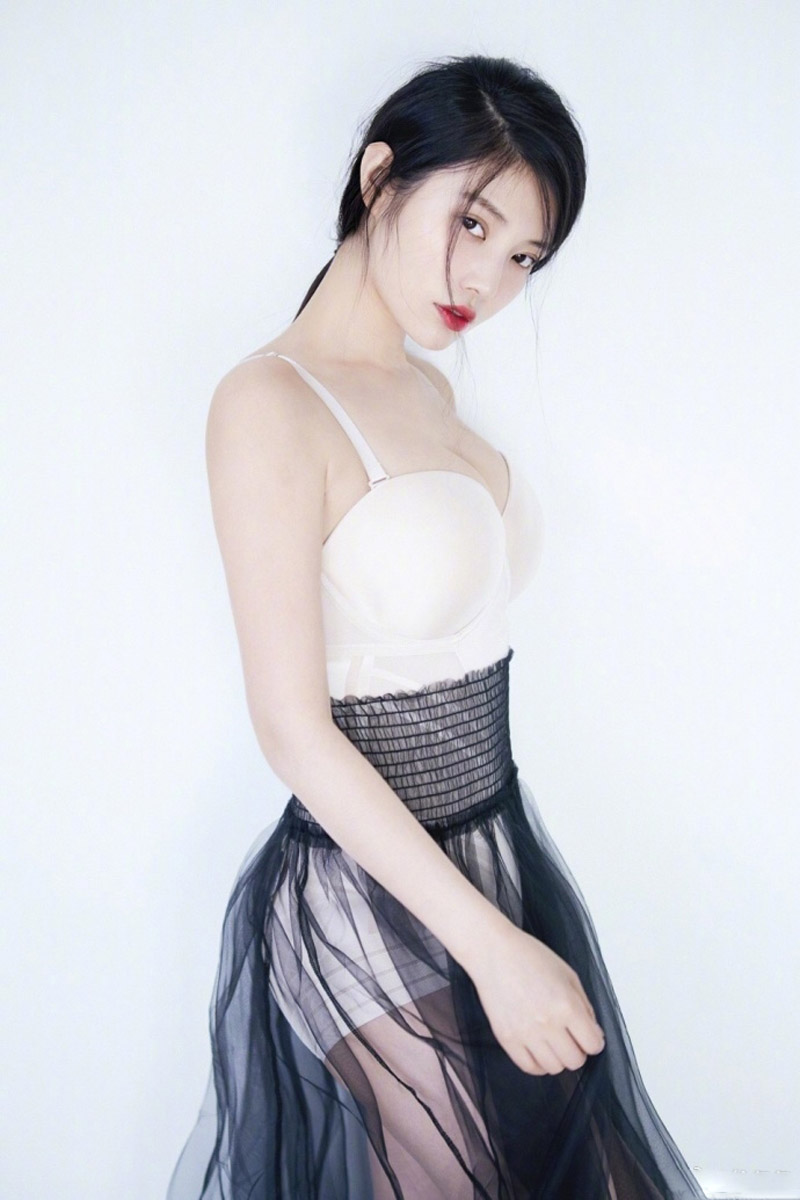 徐冬冬蛋糕裙甜美写真图片图片 徐冬冬蛋糕裙甜美写真图片图片