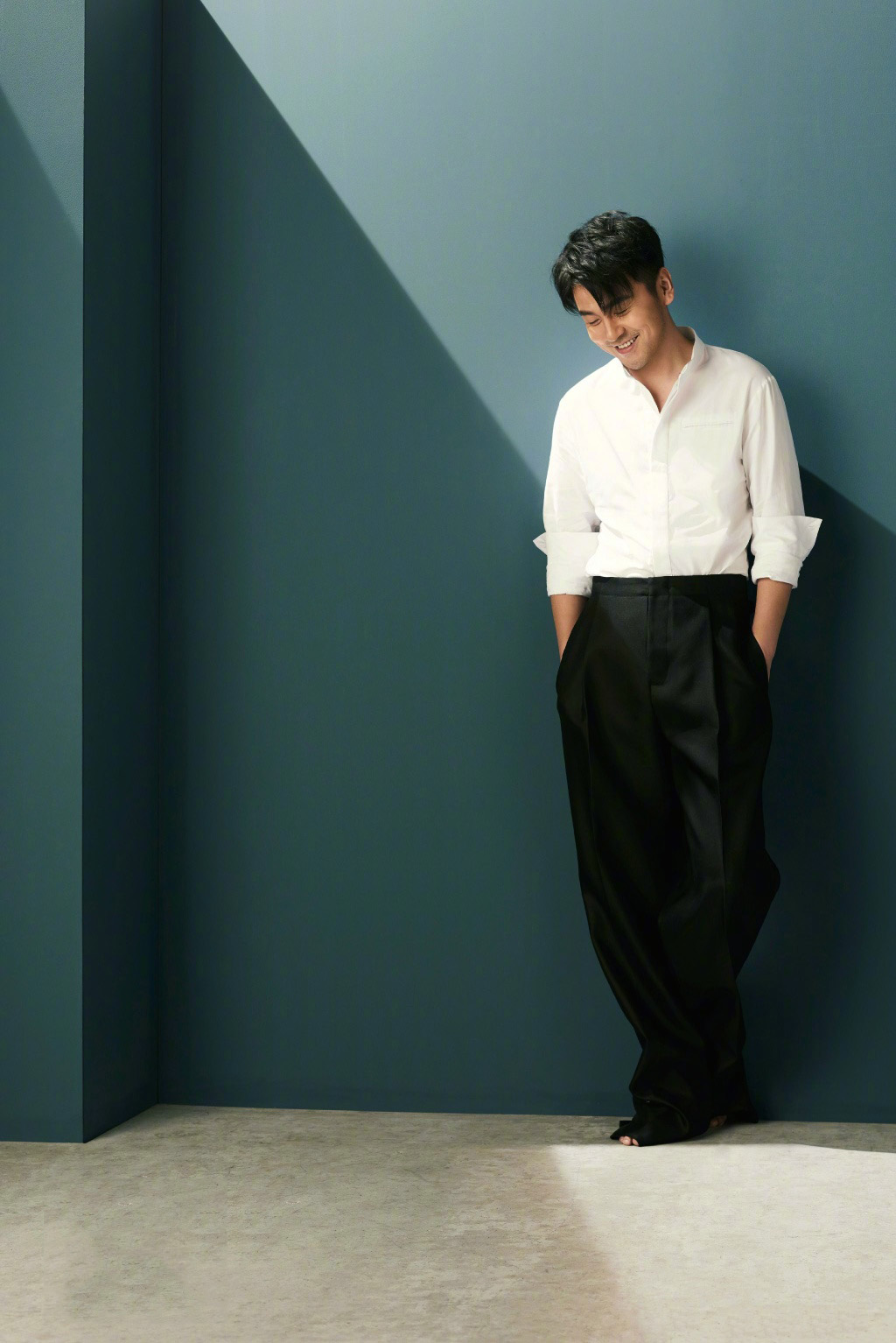 高清辽宁省鞍山男演员雷佳音最新时尚杂志写真高清图片图片