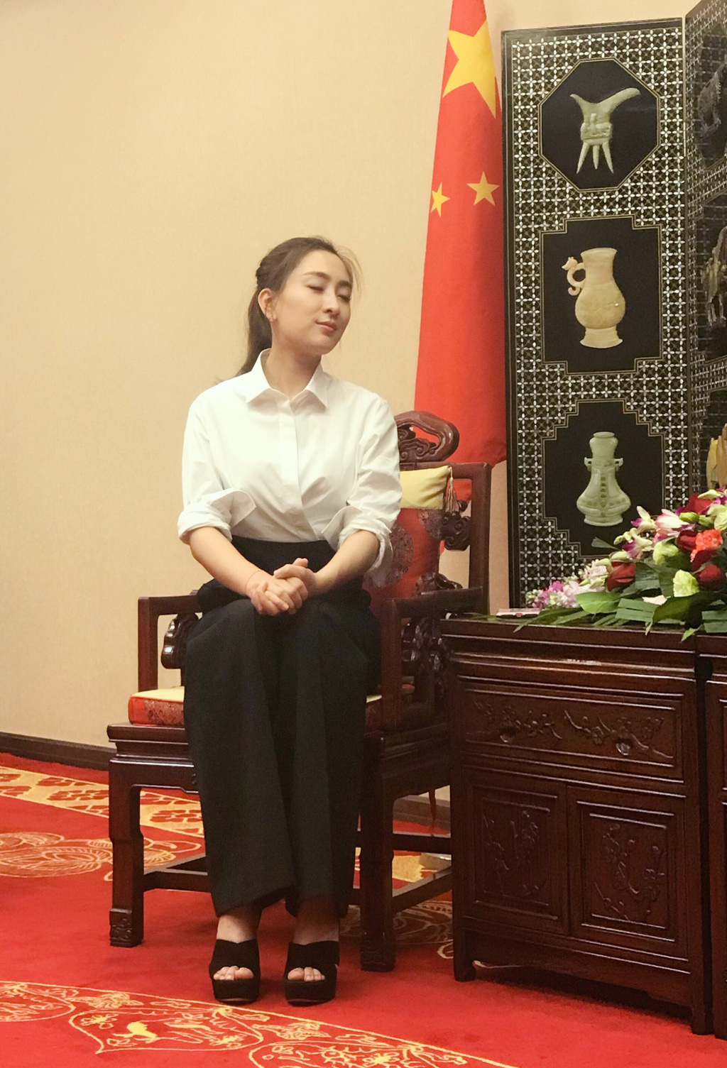马苏图片 马苏性感露背礼服图片图片