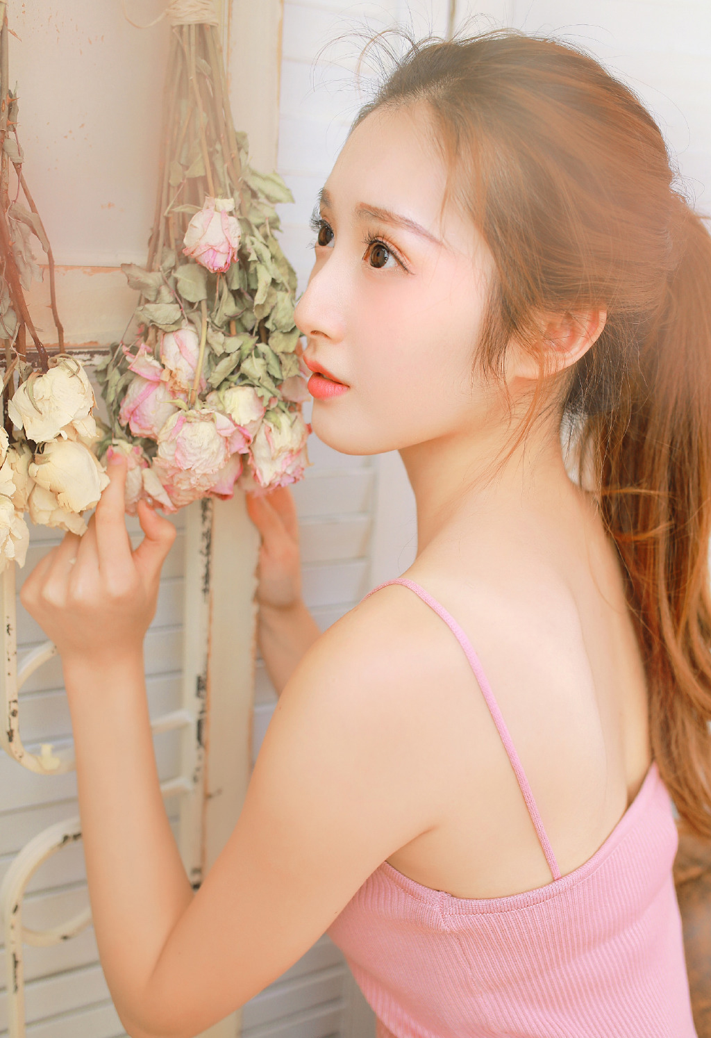 高清台湾女演员陈语安白皙肌肤性感杂志大片写真图片图片