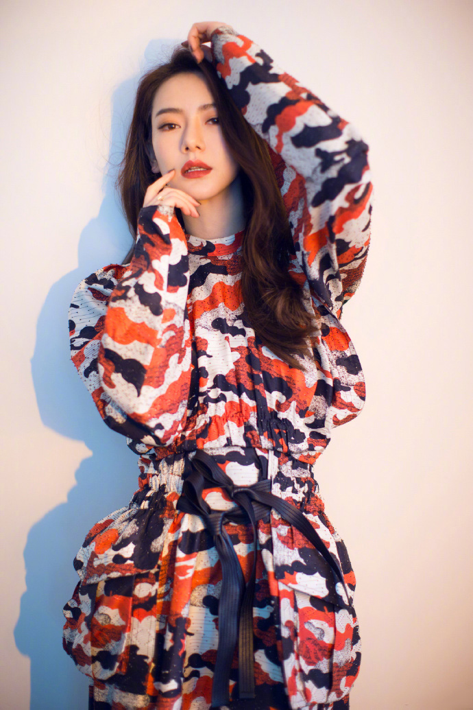戚薇复古时尚大片写真图片图片