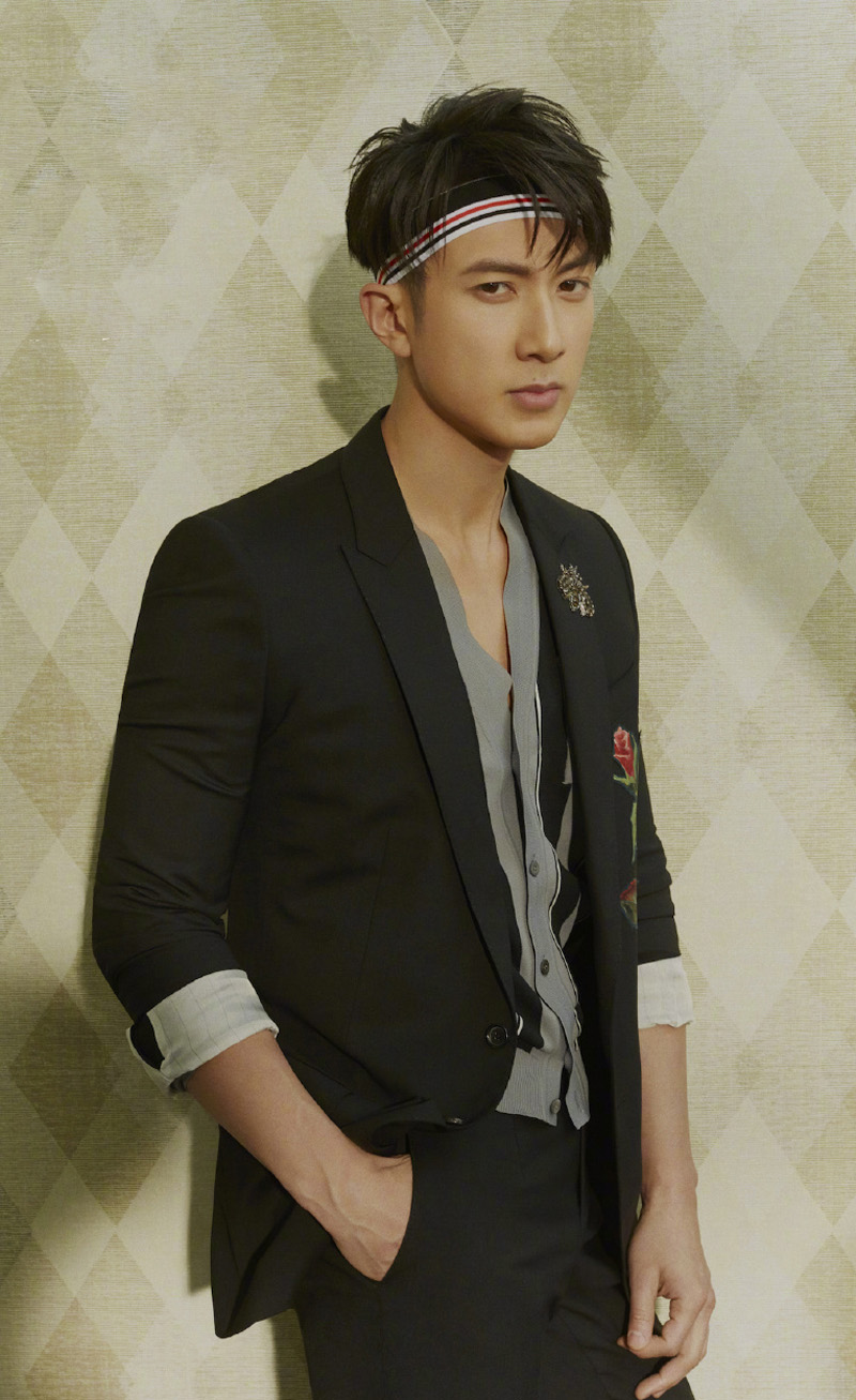 吴尊图片 吴尊西服造型魅力杂志写真图片 吴尊图片 吴尊西服造型魅力杂志写真图片
