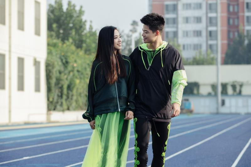 苏炳添婚纱照高清图片图片