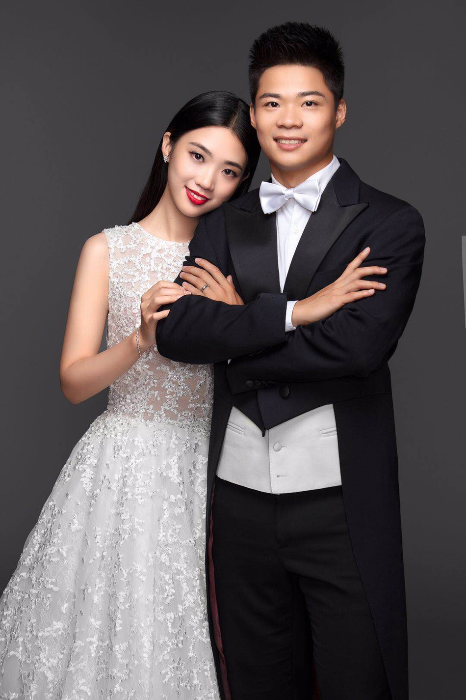 苏炳添婚纱照高清图片图片