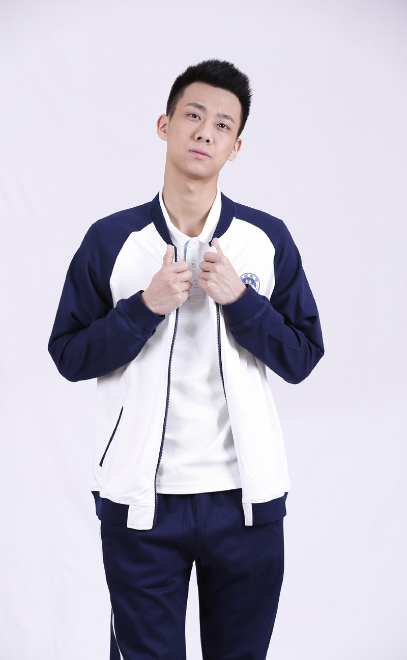 高至霆《致我们单纯的小美好》校服剧照图片图片