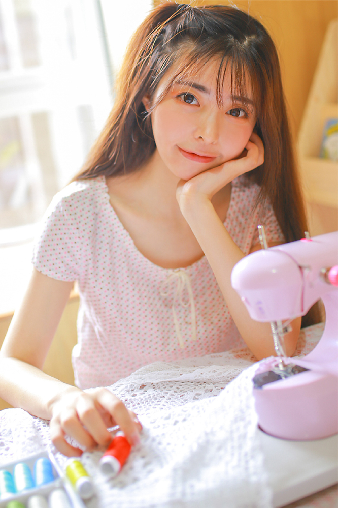 白丝袜美女化身篮球宝贝性感诱惑私房照图片图片