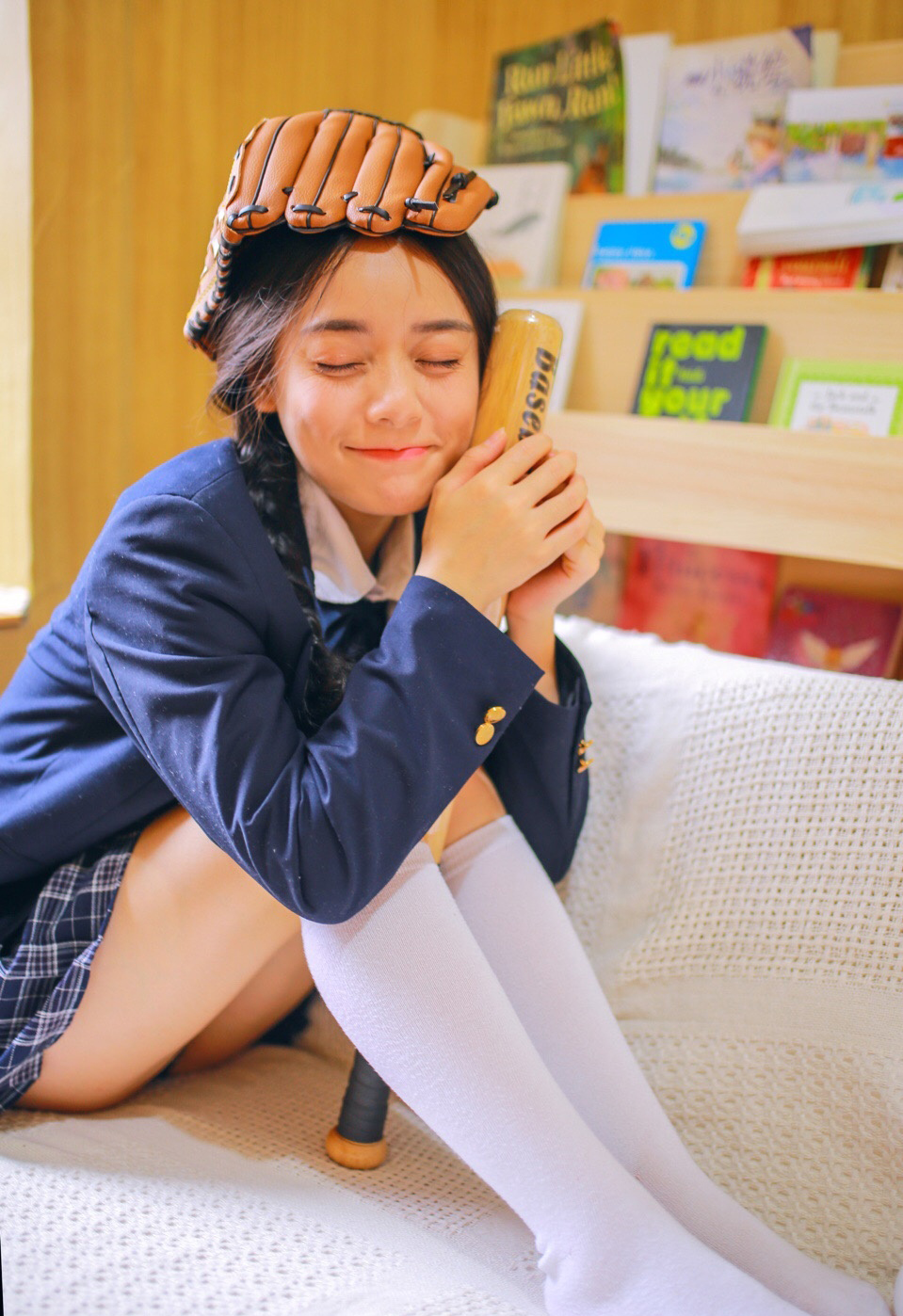 棒球少女蓝色制服诱惑性感白丝袜美腿写真图片 棒球少女蓝色制服诱惑性感白丝袜美腿写真图片