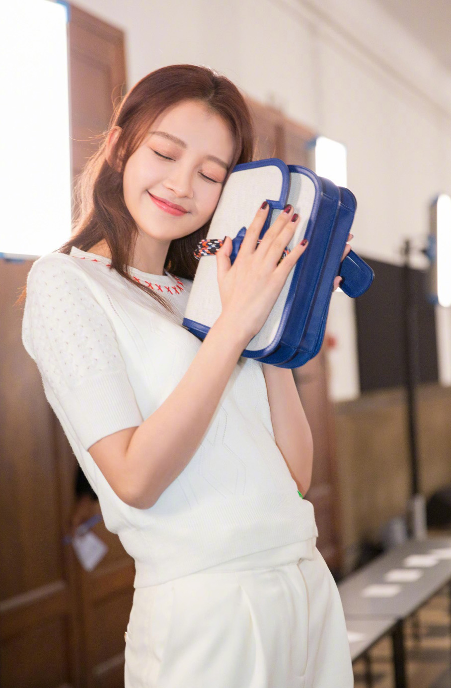 林省通化市集安女明星孙怡甜美优雅时尚杂志写真图片图片
