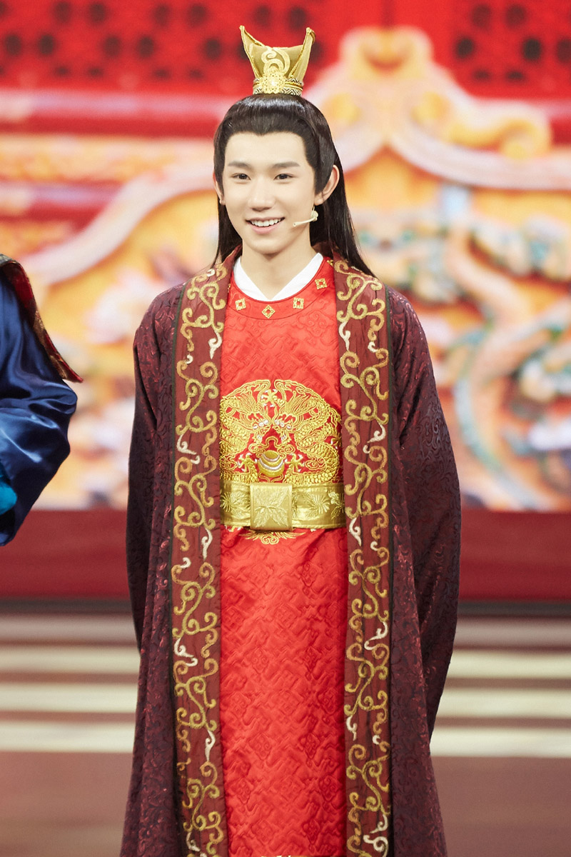 高清中国内地男歌手演员王源《王牌对王牌》英俊古装剧照图片图片