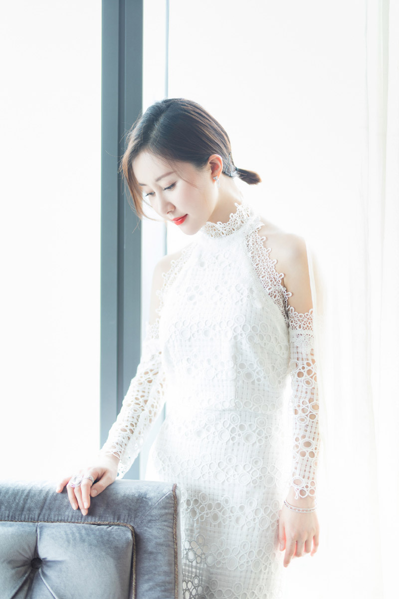 高清吉林美女演员舒畅春日街拍图片图片