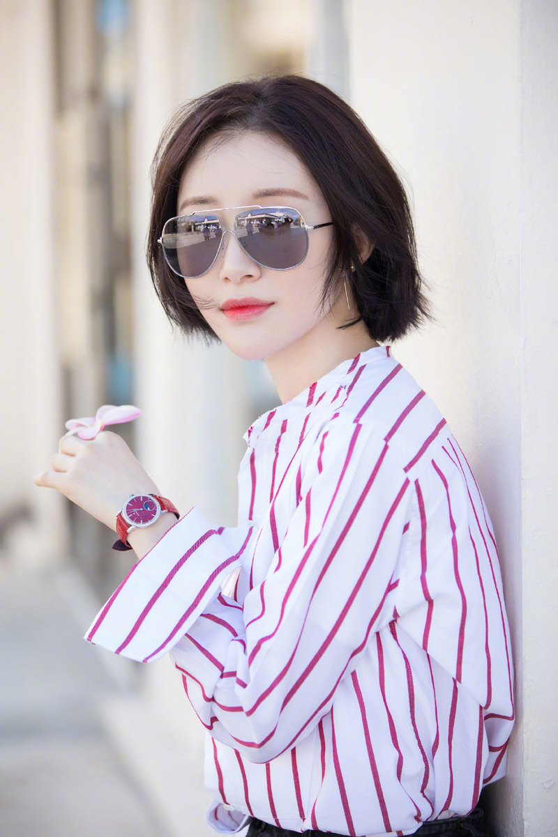 高清吉林美女演员舒畅春日街拍图片图片 高清吉林美女演员舒畅春日街拍图片图片