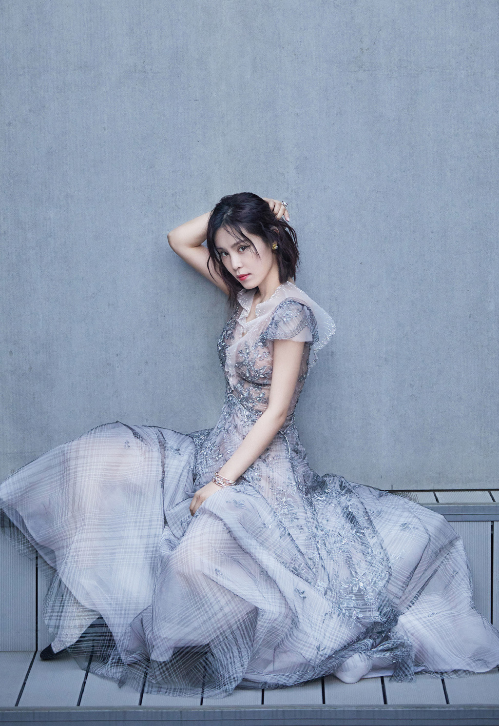高清中国山东济南影视女演员韩丹彤时装秀气质礼服写真图图片