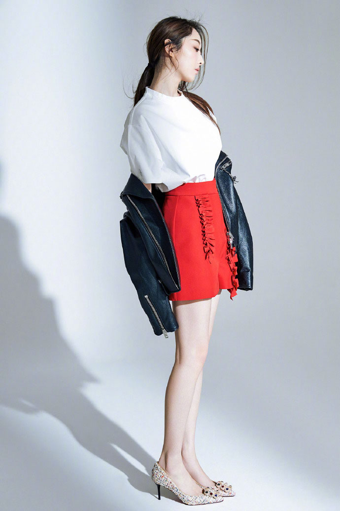 蒋梦婕黑白质感杂志封面写真图片图片