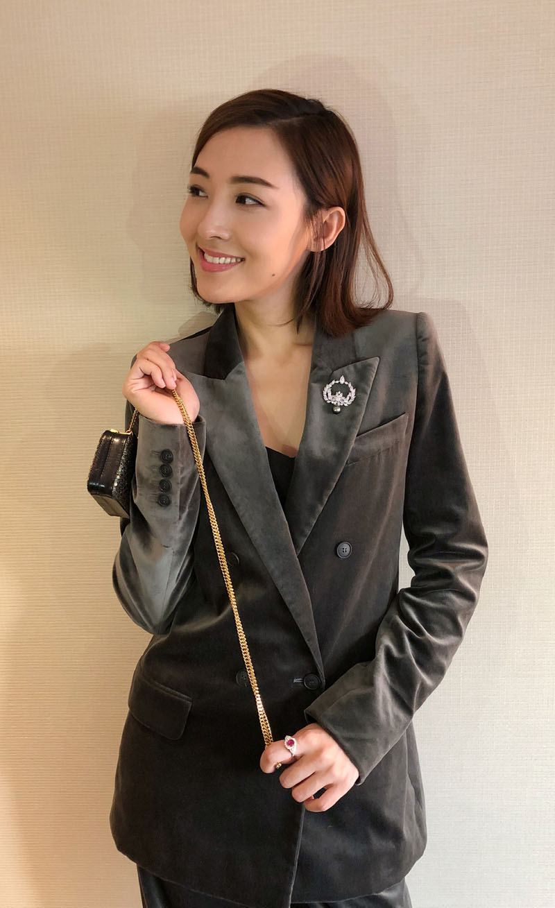 大陆福建省福州市台江女演员郑罗茜干练西装图片图片