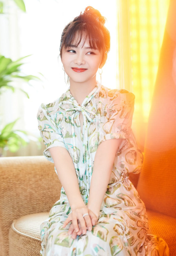 中国内地四川泸州影视女演员可爱女星谭松韵清纯静美写真图片