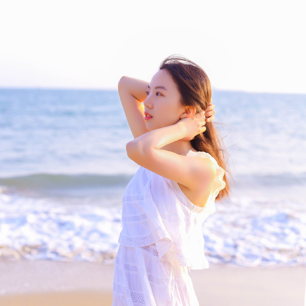 海边美女图片