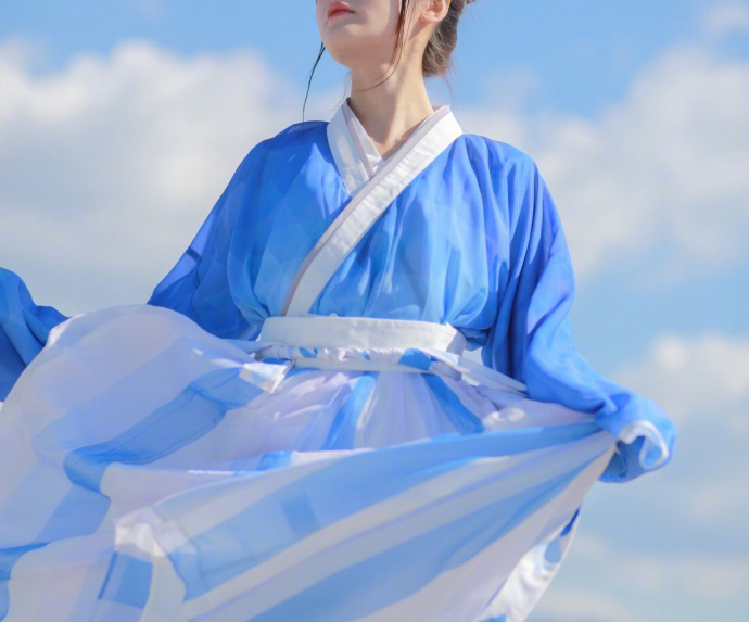高清浙江省宁波美女徐娇户外吃红薯街拍可爱写真图片图片 高清浙江省宁波美女徐娇户外吃红薯街拍可爱写真图片图片