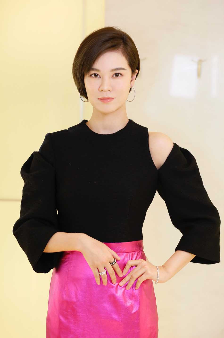郁可唯图片   郁可唯性感露肩写真图片图片