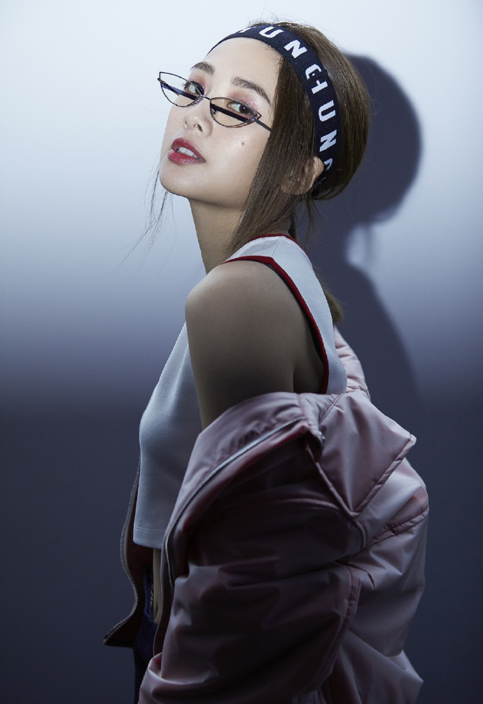台湾女演员鬼鬼吴映洁黑白写真图片图片
