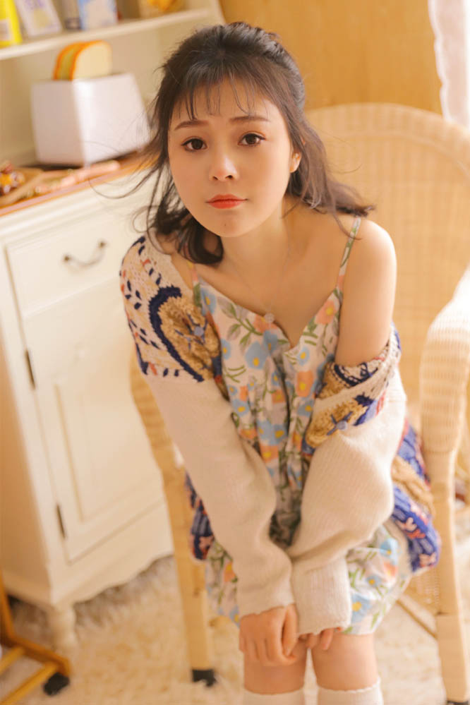 性感亚洲国产小嫩模福利四区吊带美少女性感美女高清图片图片