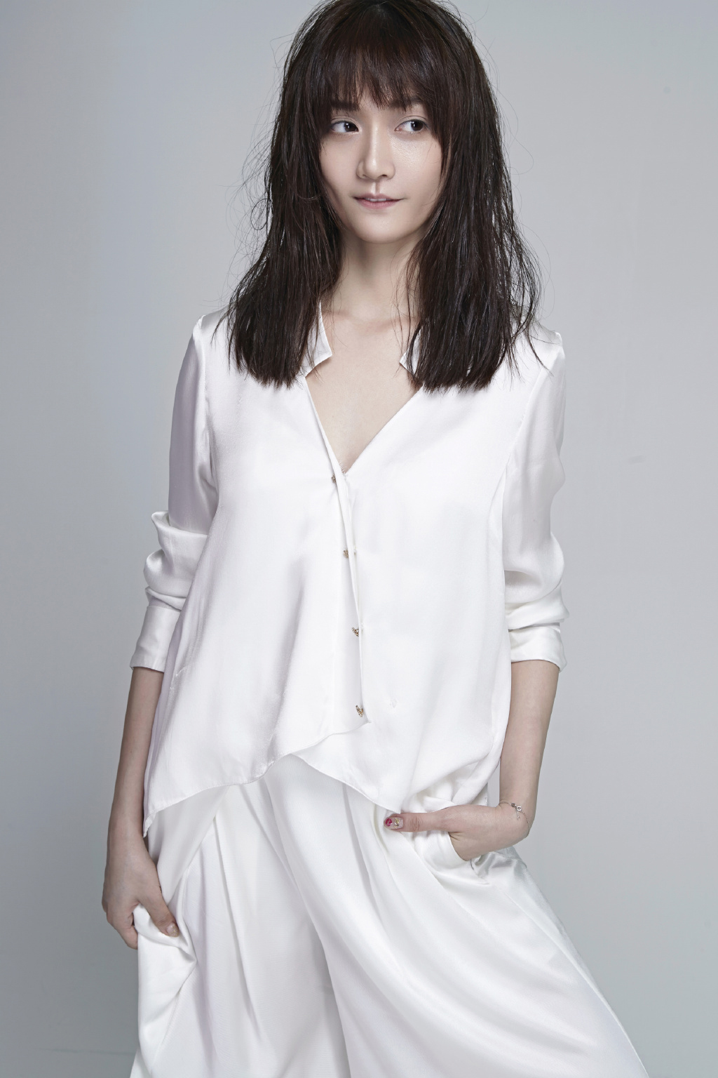 中国内地上海市长宁女演员潘之琳性感睡衣私房写真图片图片