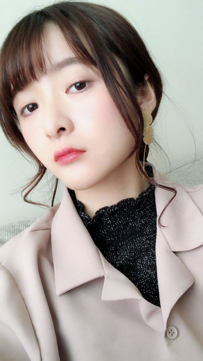 高清浙江省宁波美女徐娇户外吃红薯街拍可爱写真图片图片 高清浙江省宁波美女徐娇户外吃红薯街拍可爱写真图片图片