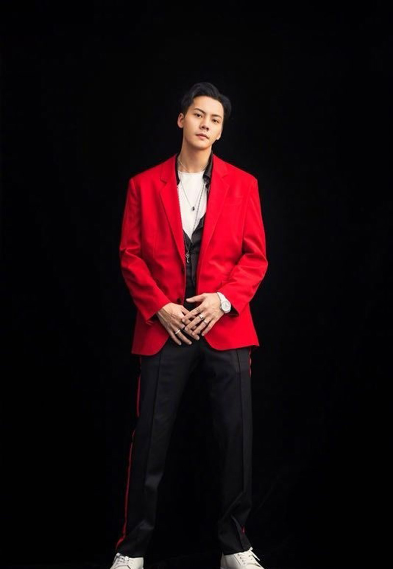 中国香港华语影视男演员歌手陈伟霆第四张个人专辑《headsortails》宣传写真图片陈伟霆专辑封面写真图片图片