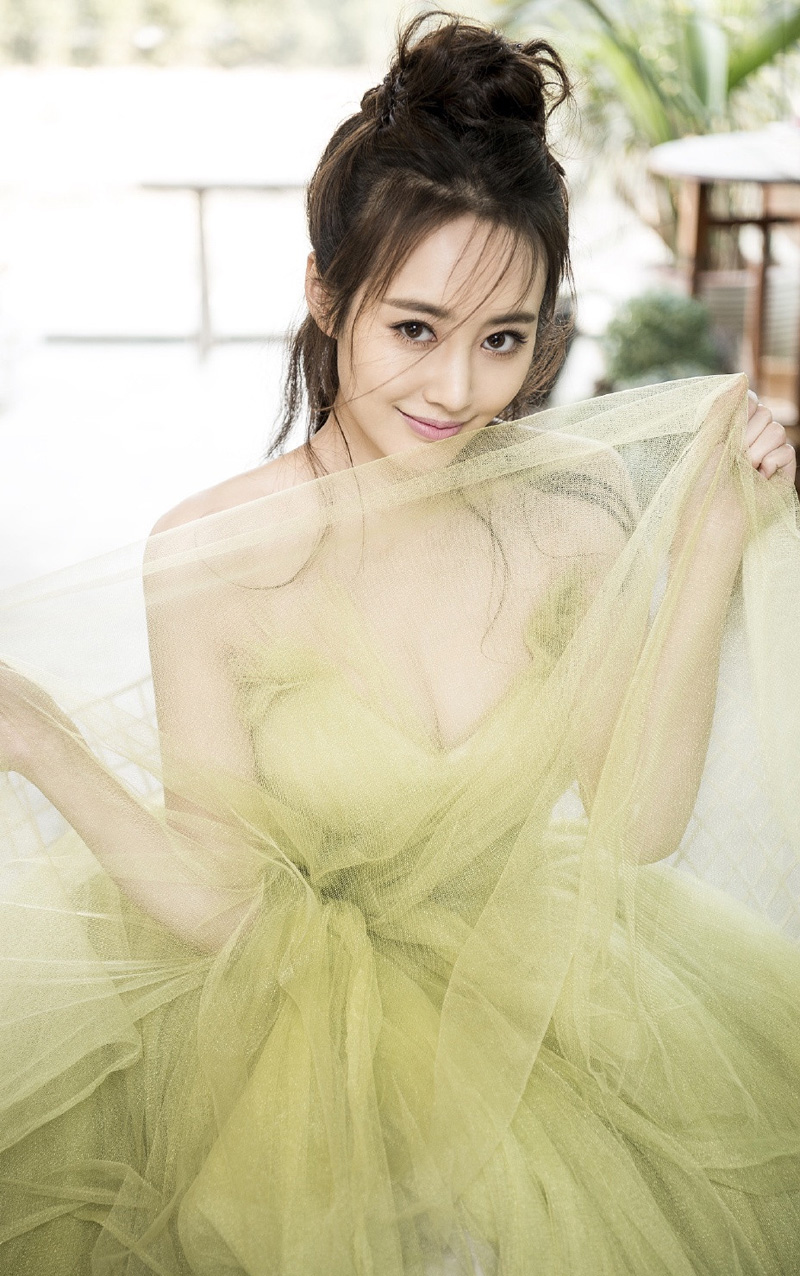 高清中国内地安徽芜湖女演员李纯深v礼服性感写真图片图片
