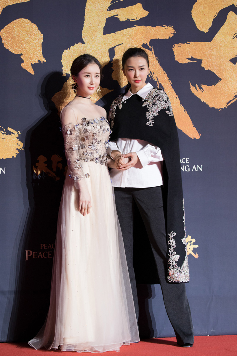 高清吉林美女演员舒畅春日街拍图片图片