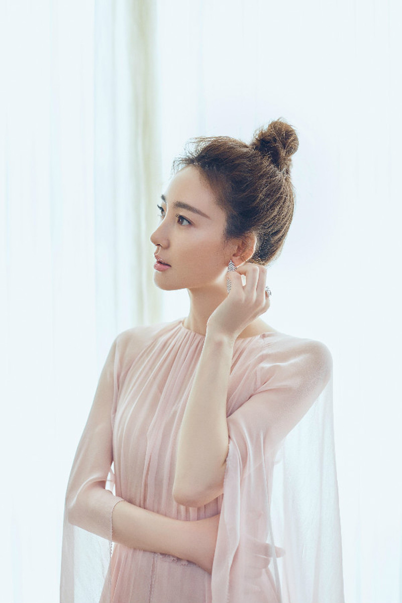王丽坤活动图片：柔美优雅有活力图片