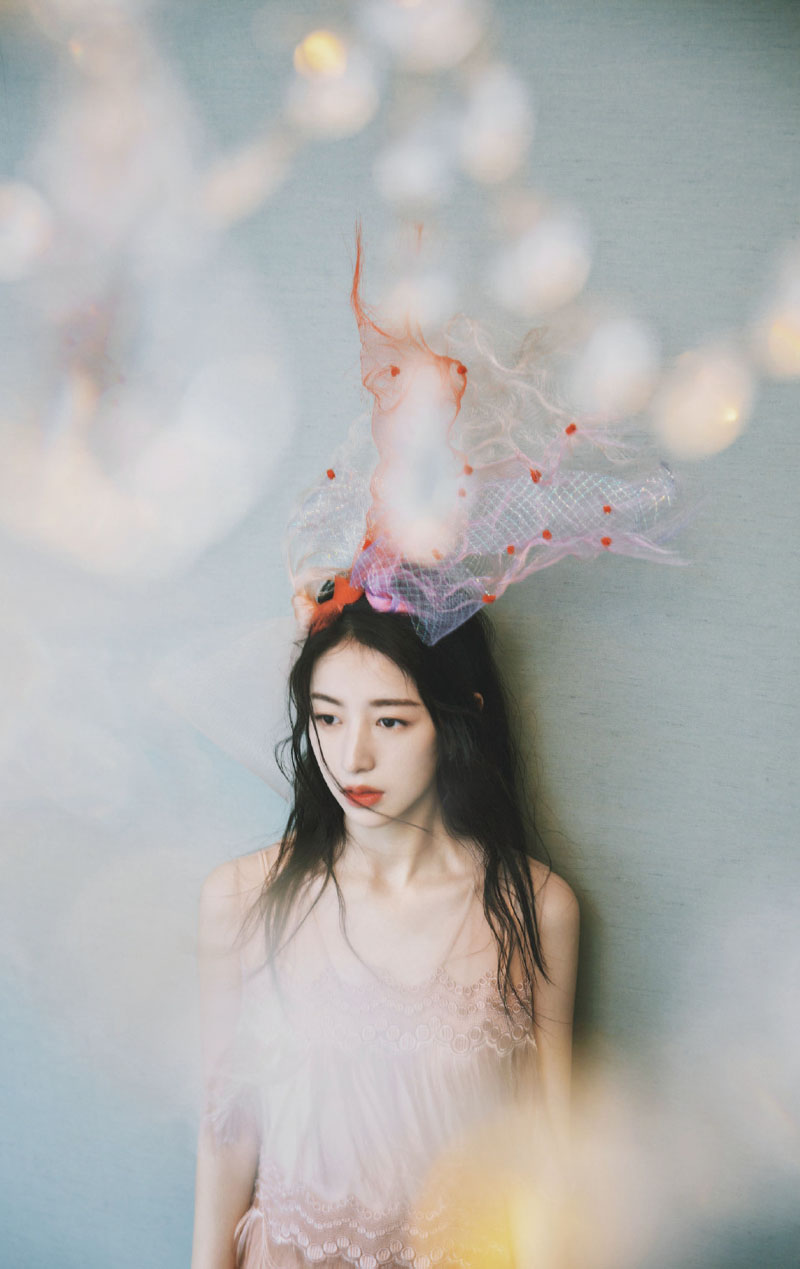 周雨彤图片