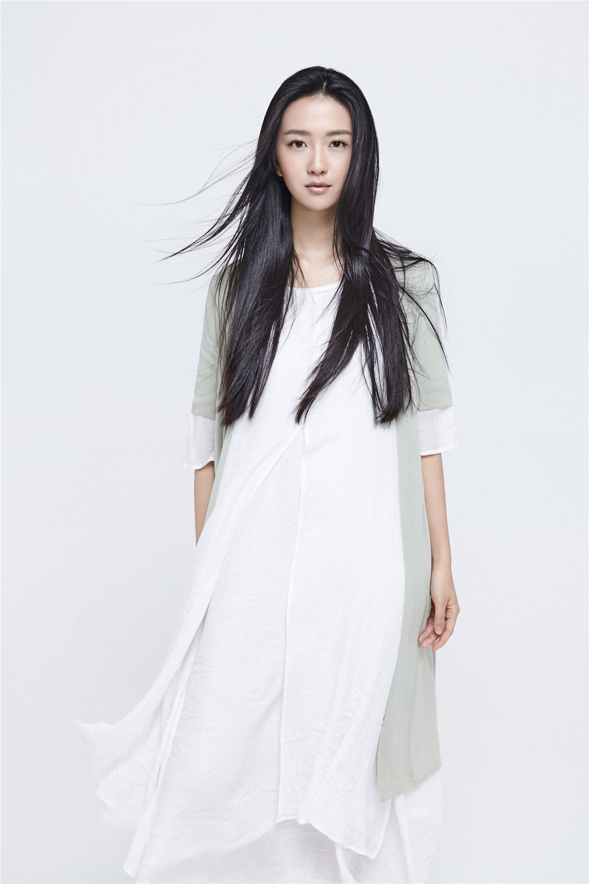 中国内云南曲靖地新生代演员许龄月电视剧品质盛典优雅写真图片图片