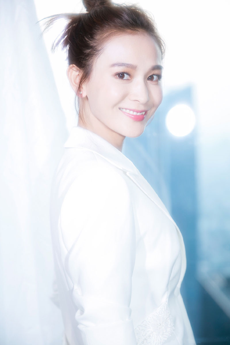 中国内地安徽女演员海铃清新甜美生活照图片图片