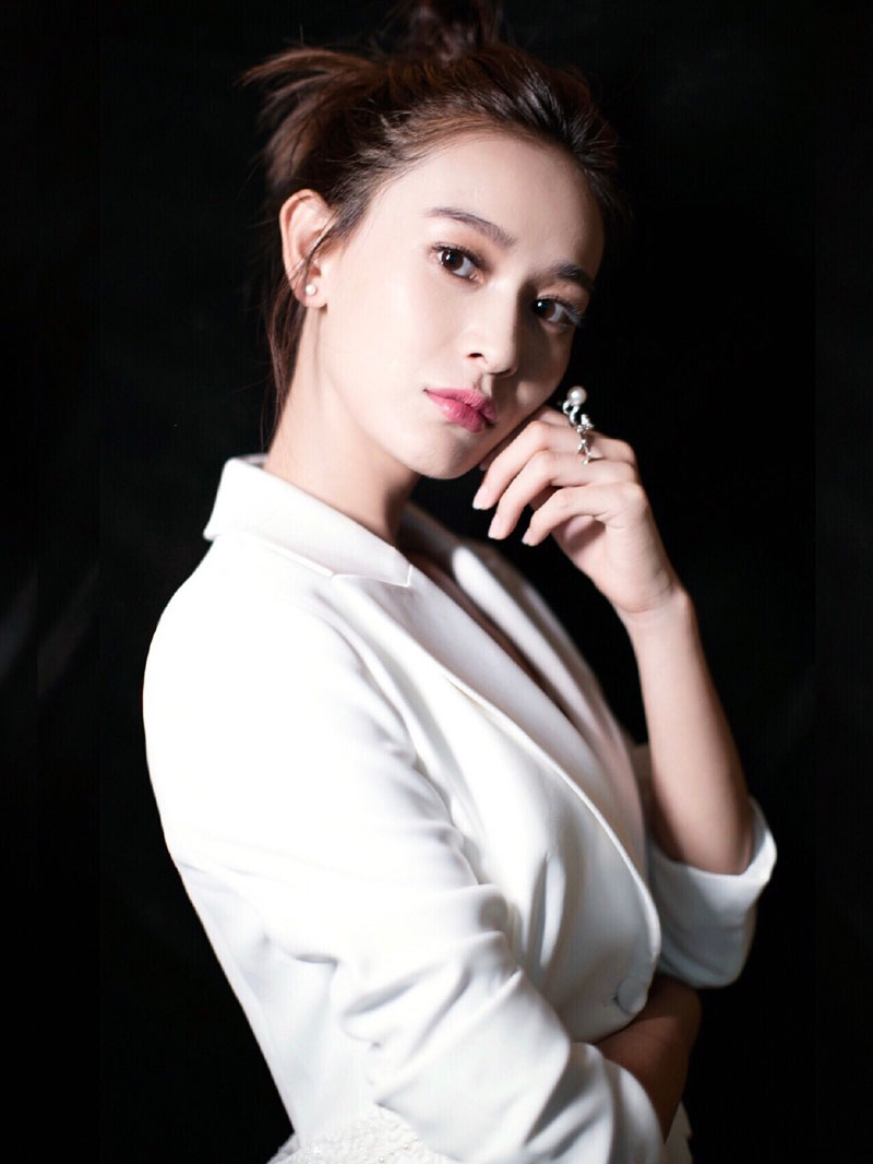 中国内地安徽女演员海铃清新甜美生活照图片图片