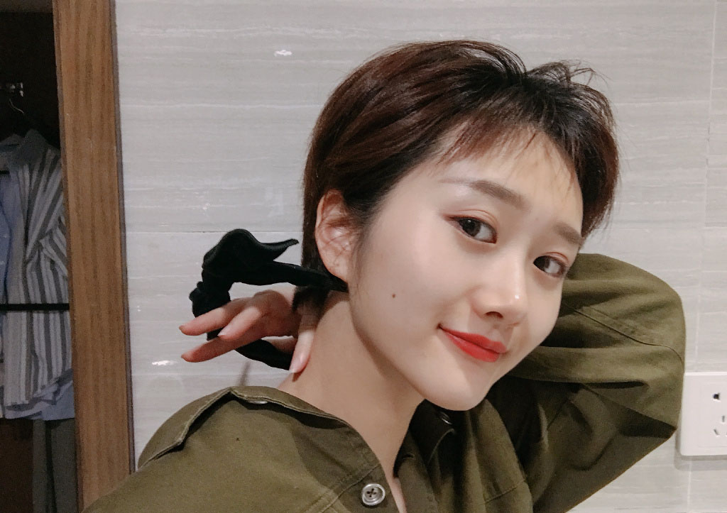 高清女星嘿好样的李璐尔图片图片