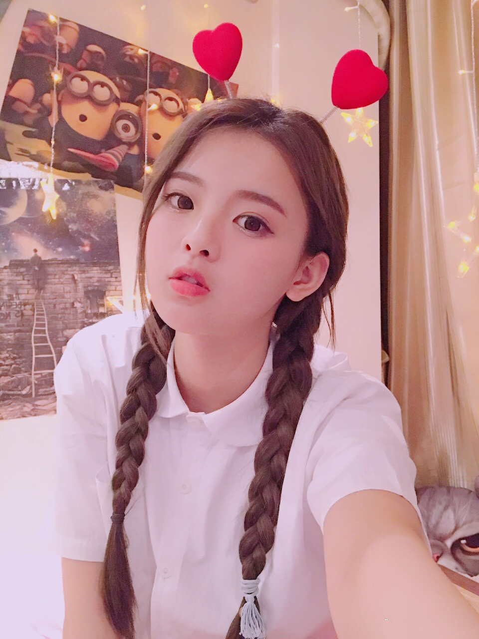 中国内地流行乐女歌手《创造101》杨超越自拍照图片图片