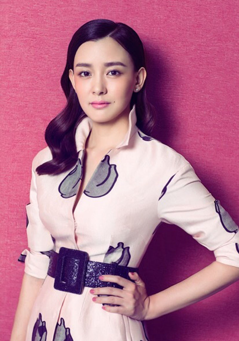 中国内地山西太原女演员、歌手周奇奇魅惑红唇写真图片桌面壁纸图片