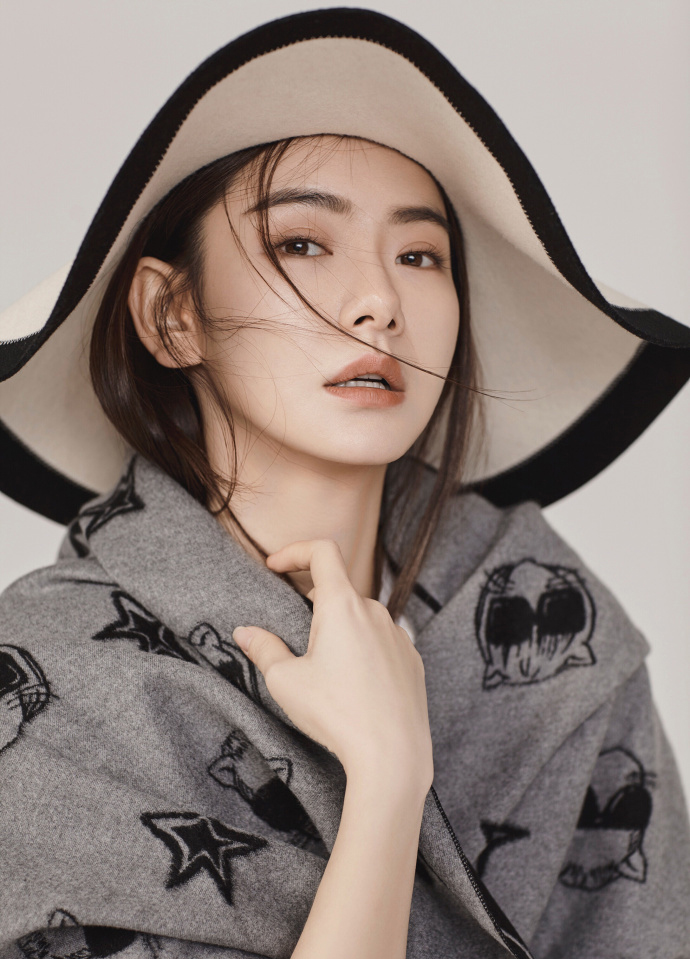 戚薇复古时尚大片写真图片图片