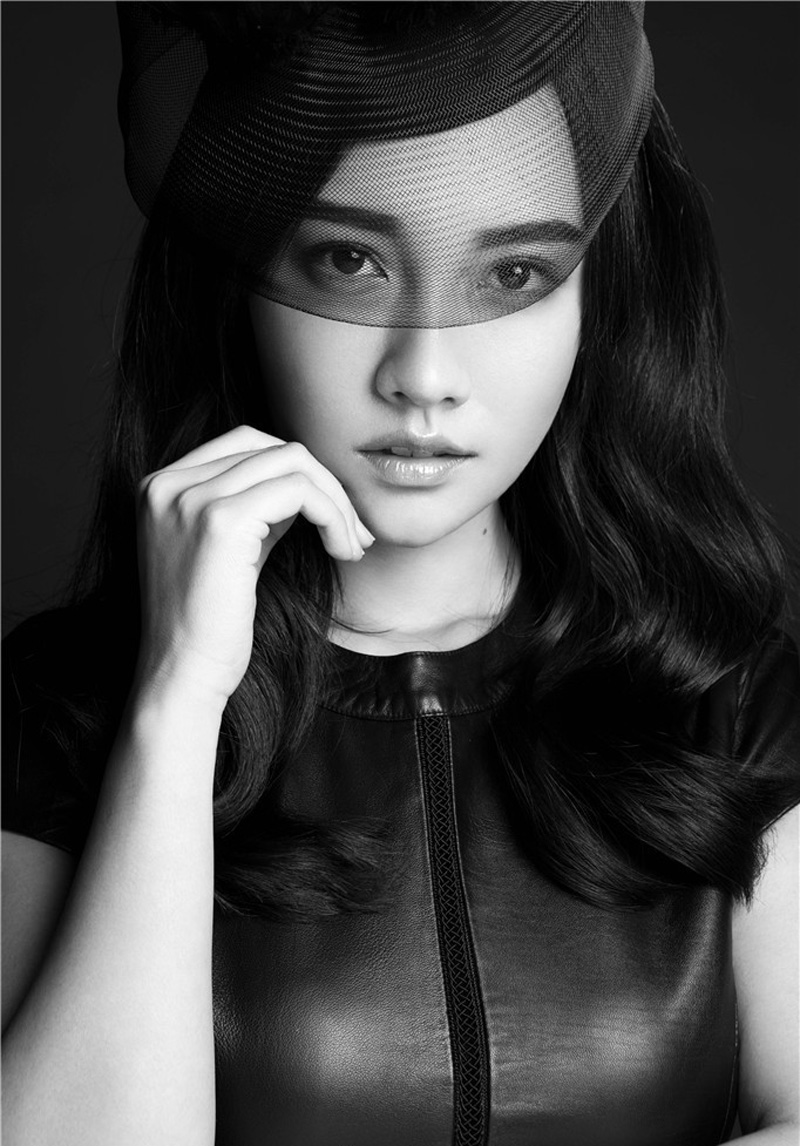 内地重庆渝中女演员孙骁骁复古风优雅干练写真高清图片图片