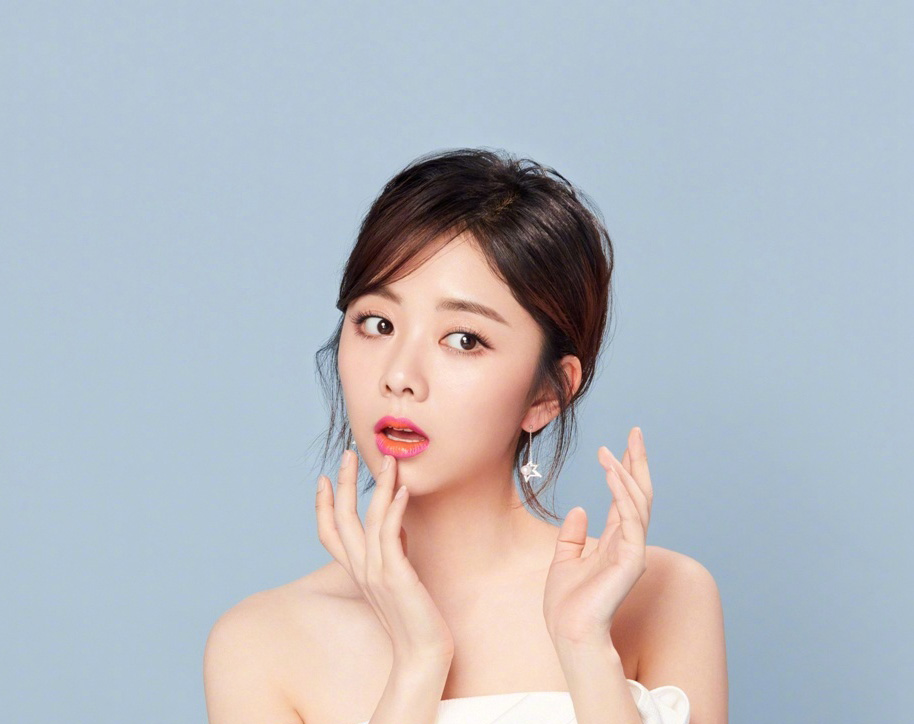 中国内地四川泸州影视女演员可爱女星谭松韵清纯静美写真图片